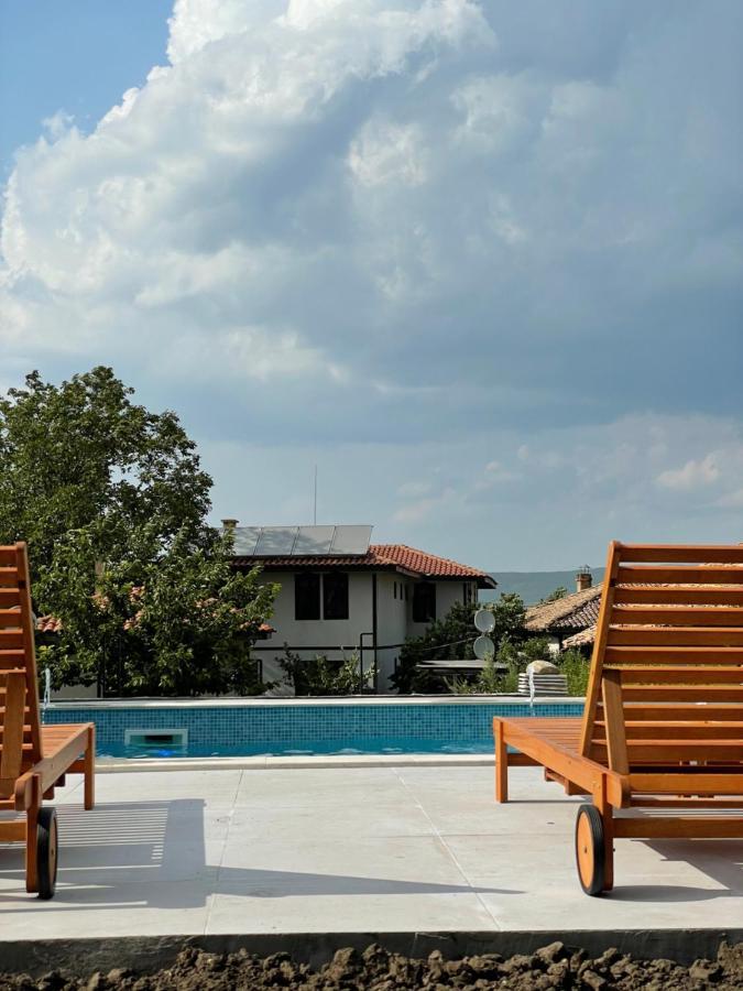 וליקי פרסלב Mutafova Guest House מראה חיצוני תמונה